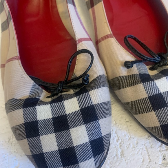 Gently used BURBERRY ballerina flats, in classic Burberry pattern. Size 37. - Picture 10 of 11